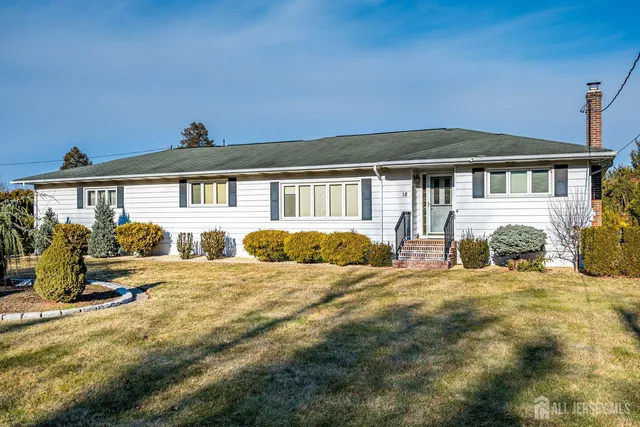 $589,000 | 18 Cortelyous Lane, Somerset, NJ 08873