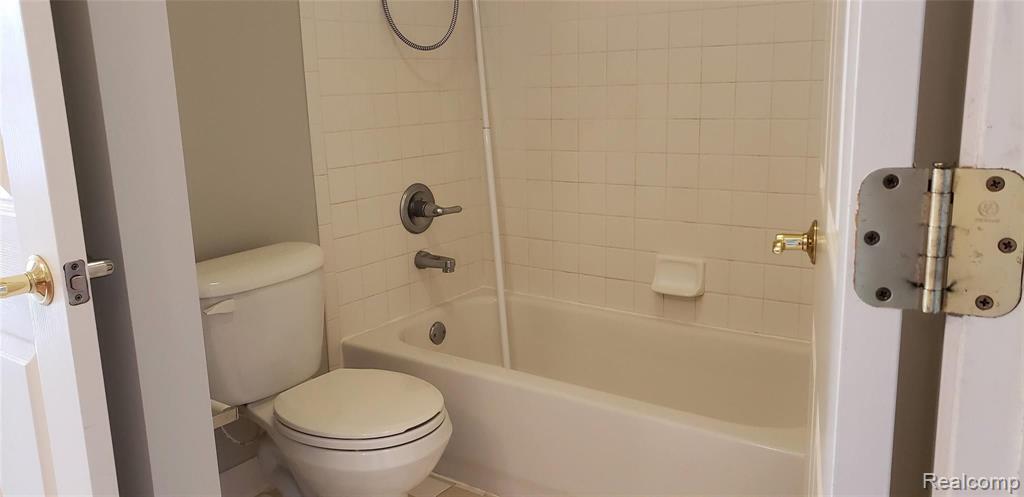 4599 Chatford Court Rochester, MI 48306 - Photo 43 of 46