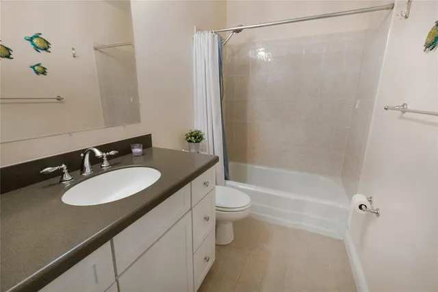 $259,000 | 750 Pine Drive, Unit 11, Pompano Beach, FL 33060