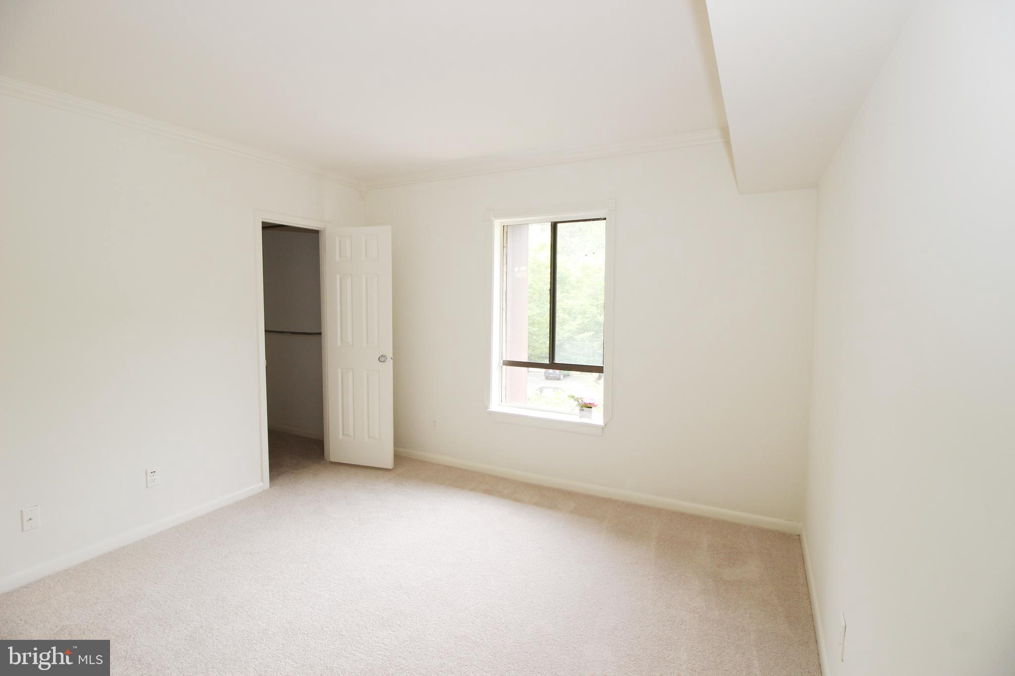 2226 Castle Rock Square, Unit 22C Reston, VA 20191 - Photo 27 of 45