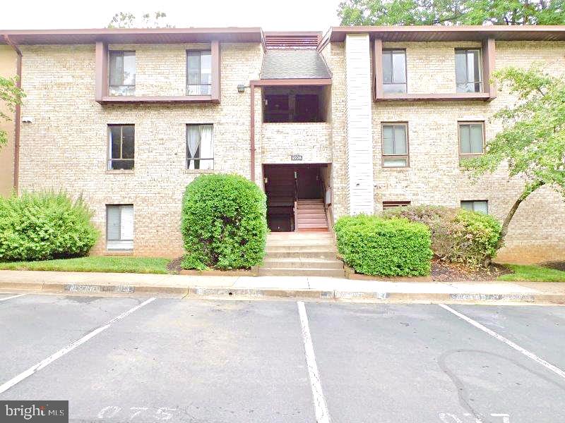 2226 Castle Rock Square, Unit 22C Reston, VA 20191 - Photo 3 of 45 FRONT VIEW/ EXTERIOR