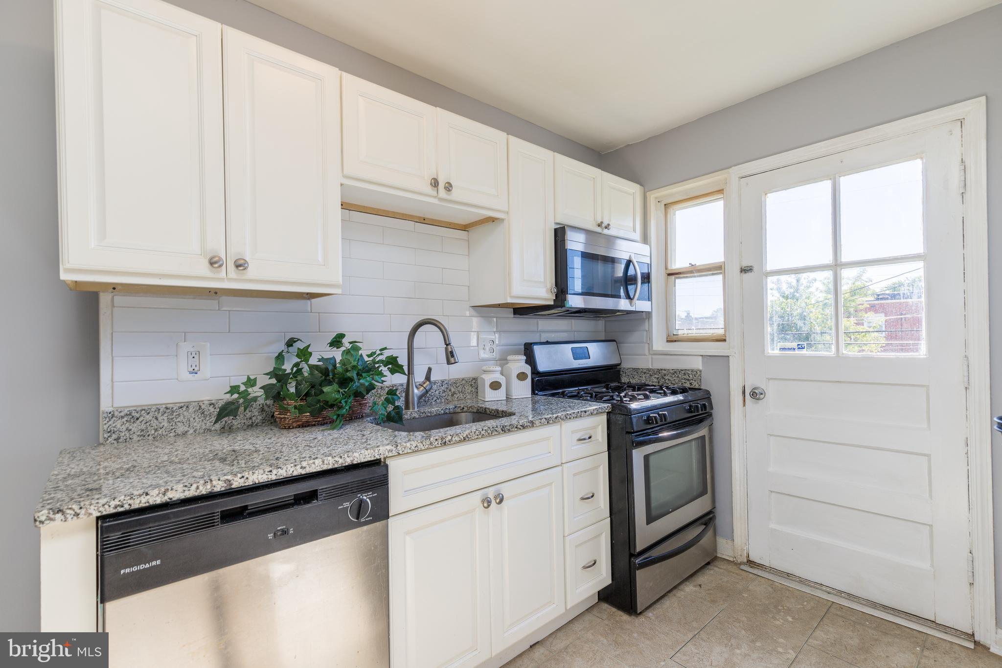 7831 Wynbrook Road Baltimore, MD 21224 - Photo 9 of 28