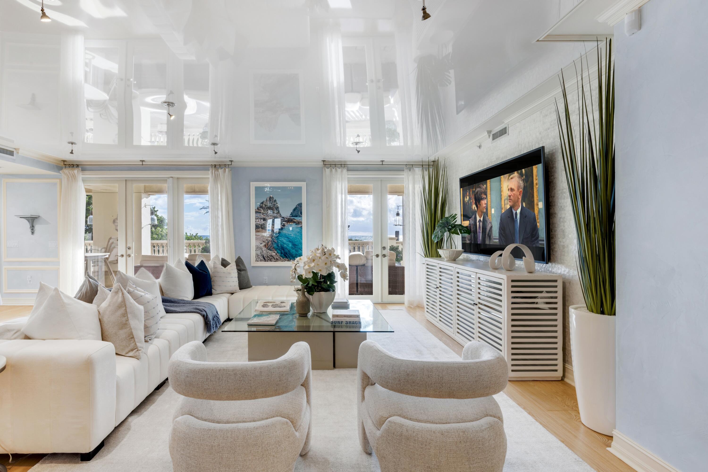 400 South Ocean Boulevard, Unit R26 Boca Raton, FL 33432 - Photo 9 of 65 GREAT ROOM TO TERRACE