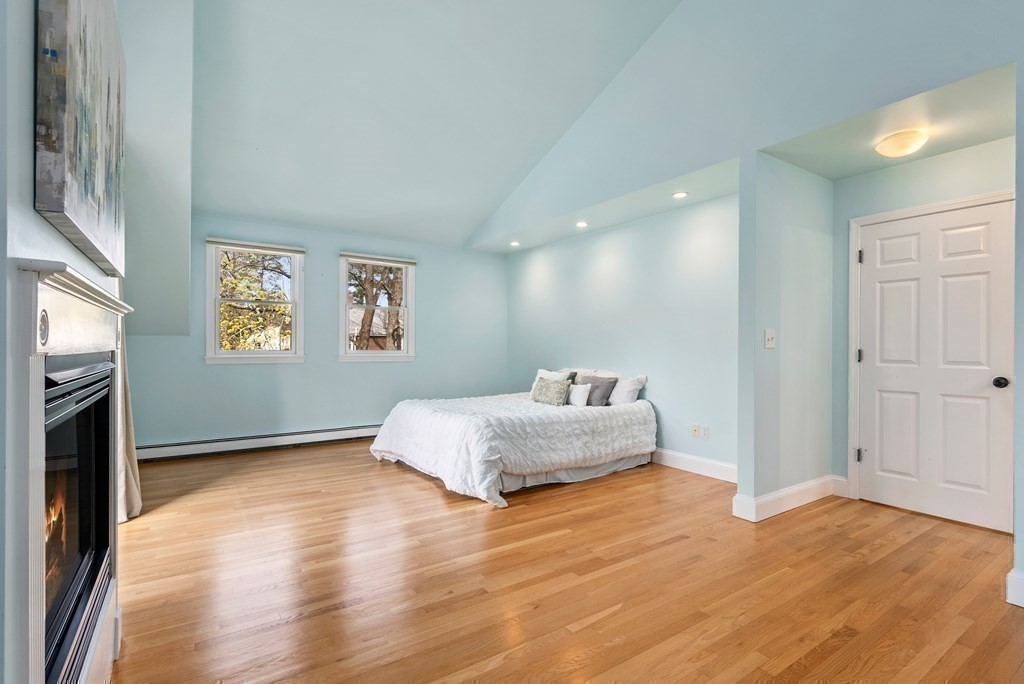 21 Lake Road Wayland, MA 01778 - Photo 20 of 37