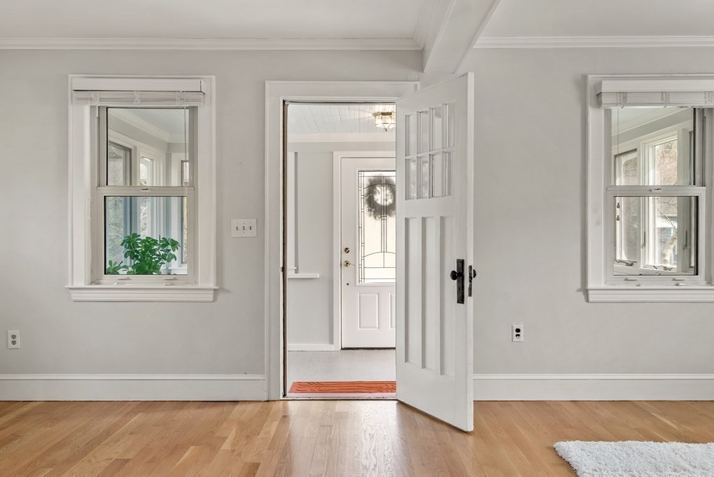 21 Lake Road Wayland, MA 01778 - Photo 3 of 37