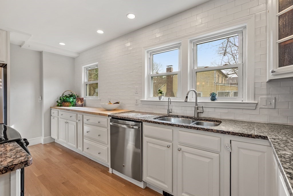 21 Lake Road Wayland, MA 01778 - Photo 10 of 37