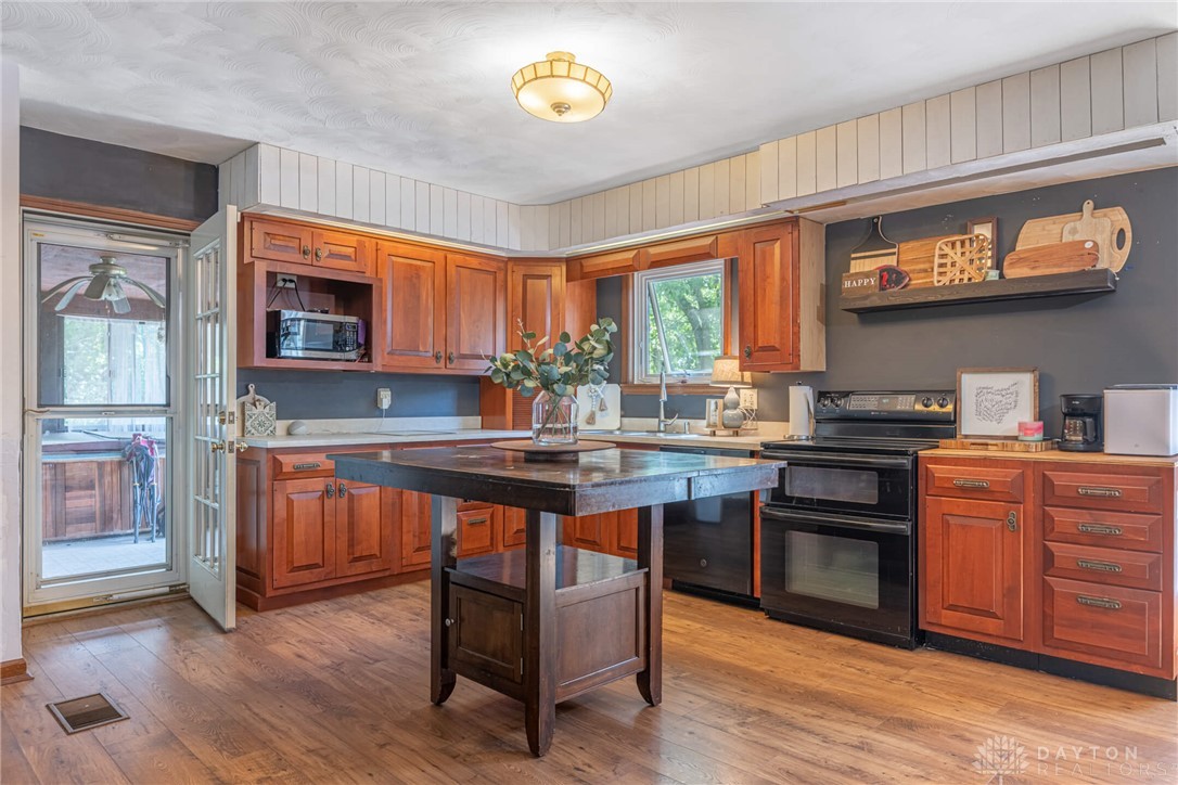 9889 Staley Road Franklin, OH 45005 - Photo 4 of 49