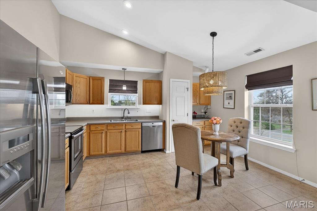 11087 Gravois Road, Unit 303 St. Louis, MO 63126 - Photo 6 of 20