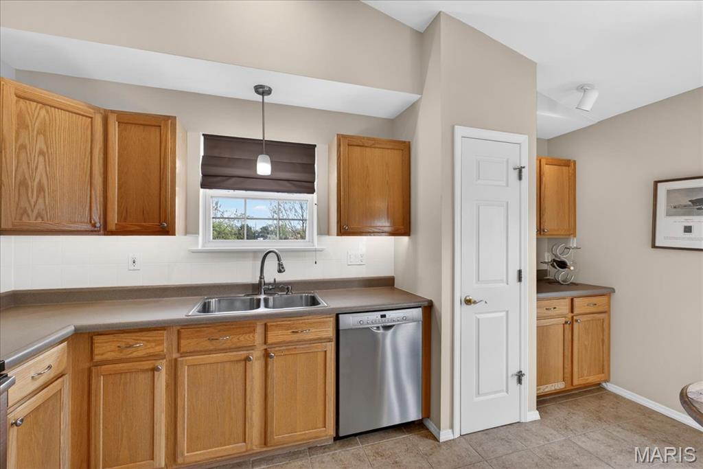 11087 Gravois Road, Unit 303 St. Louis, MO 63126 - Photo 8 of 20