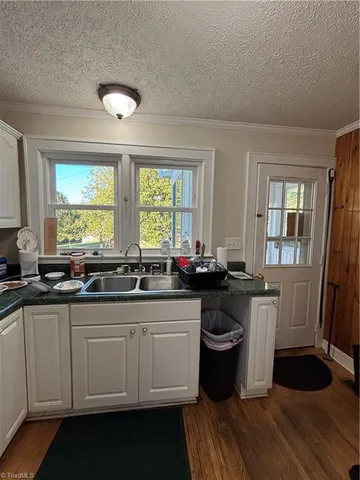 $200,000 | 470 Dobbins Mill Road, Elkin, NC 28621