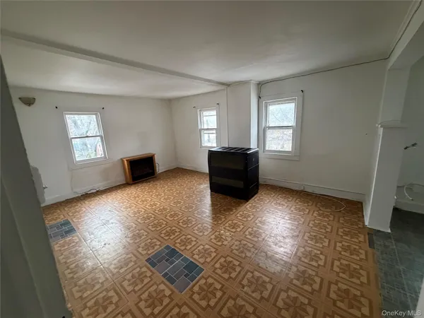 $1,875 | 68 Waterstone Road, Unit 2, Greenwood Lake, NY 10925