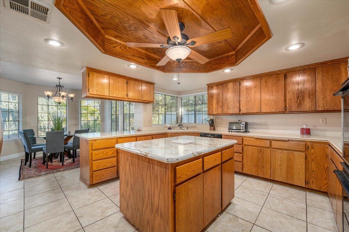 1863 Gold Hills Drive Redding, CA 96003 - Photo 12 of 50 Kitchen Island