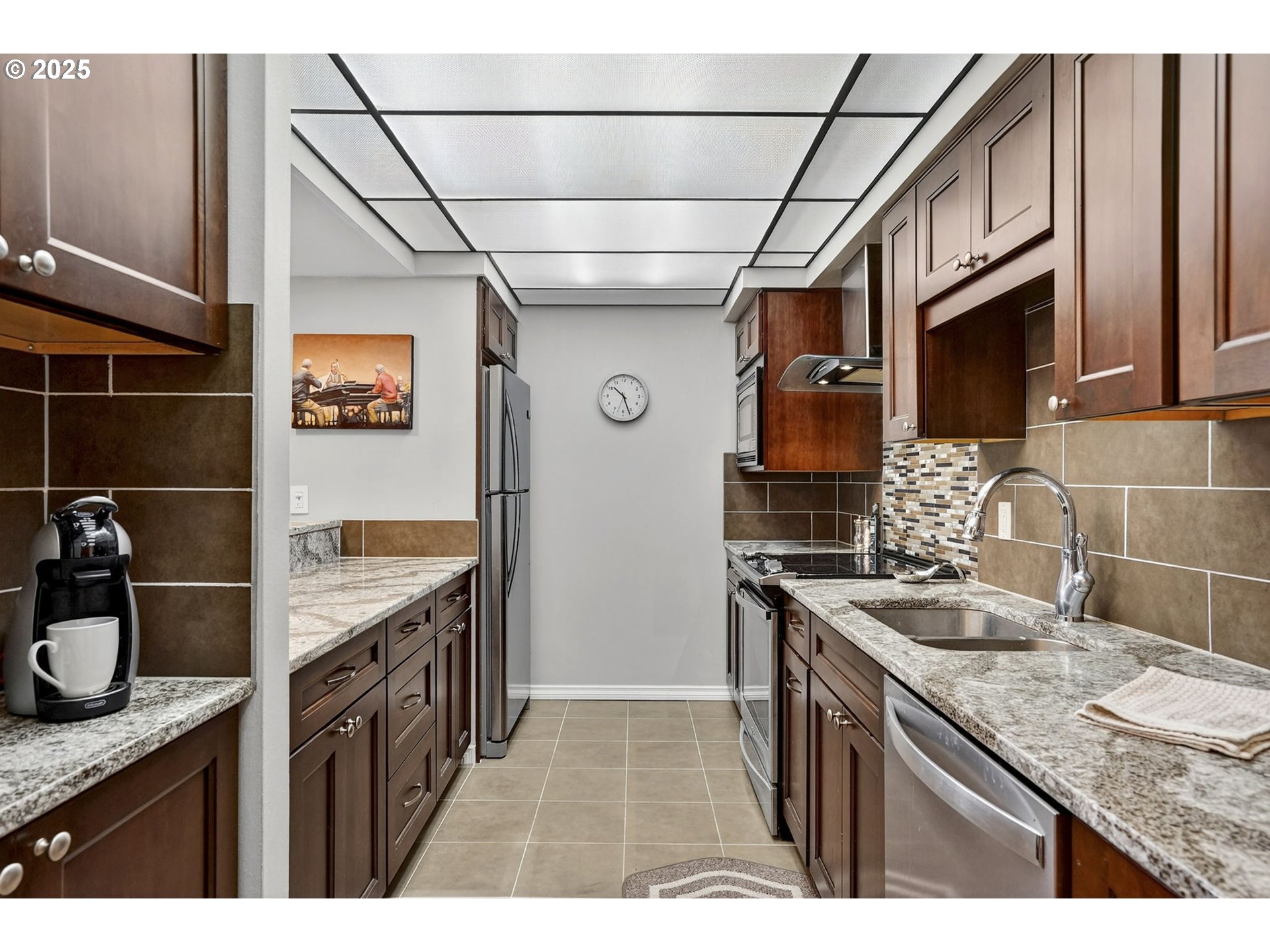 2211 Southwest 1st Avenue, Unit 1001 Portland, OR 97201 - Photo 16 of 43 Kitchen