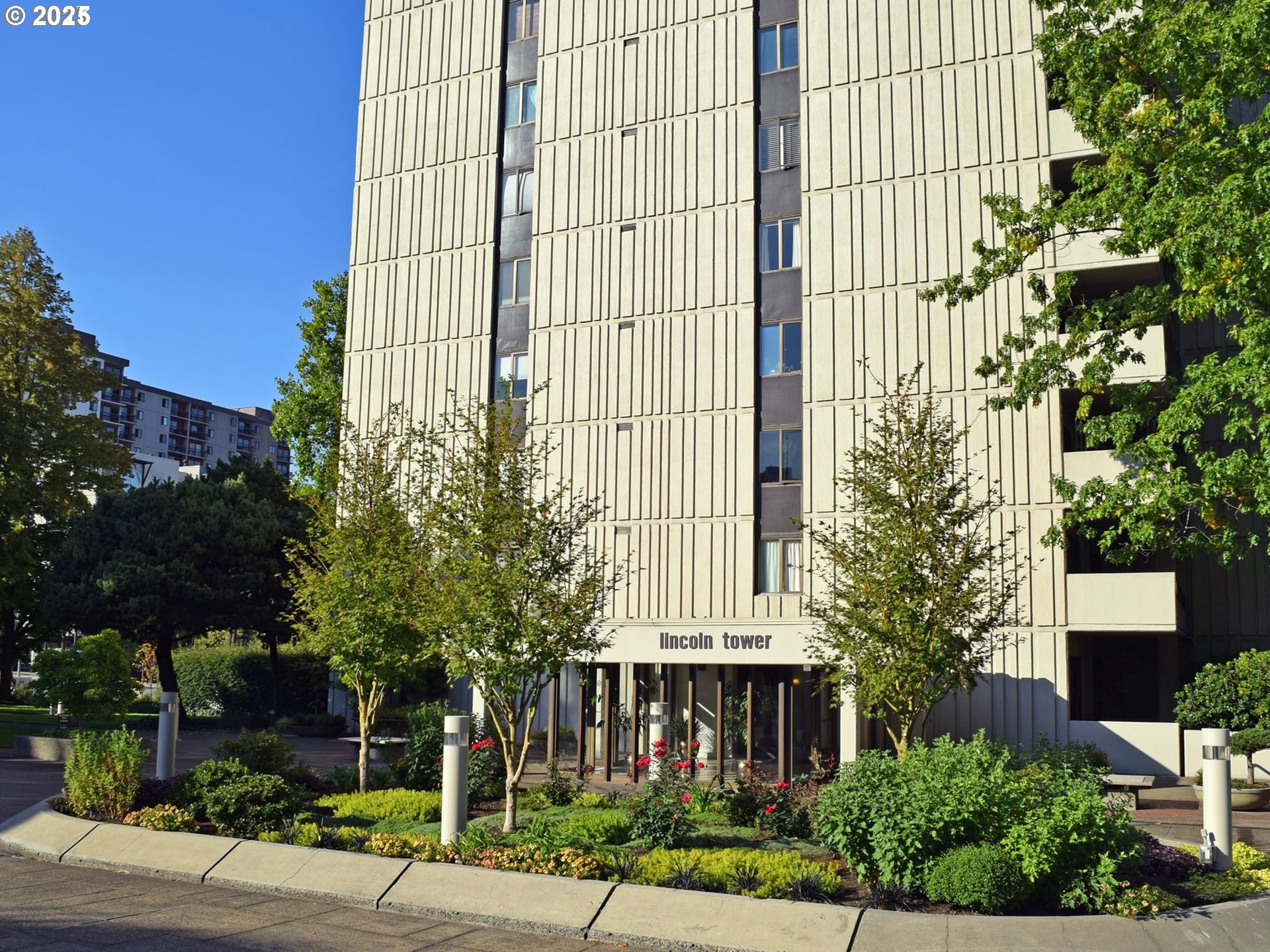 2211 Southwest 1st Avenue, Unit 1001 Portland, OR 97201 - Photo 2 of 43
