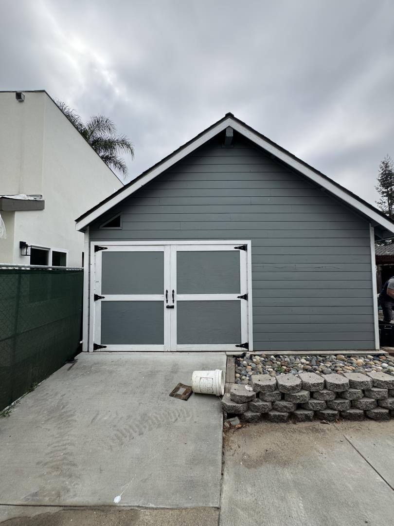 22 South 10th Street San Jose, CA 95112 - Photo 5 of 25 a front view of a house