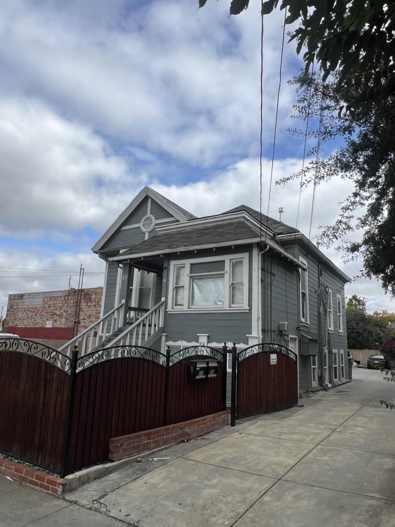 22 South 10th Street San Jose, CA 95112 - Photo 10 of 25 a view of a house with a balcony