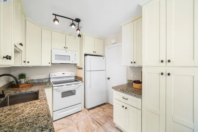 $899,950 | 1550 Calle Enrique, Pleasanton, CA 94566