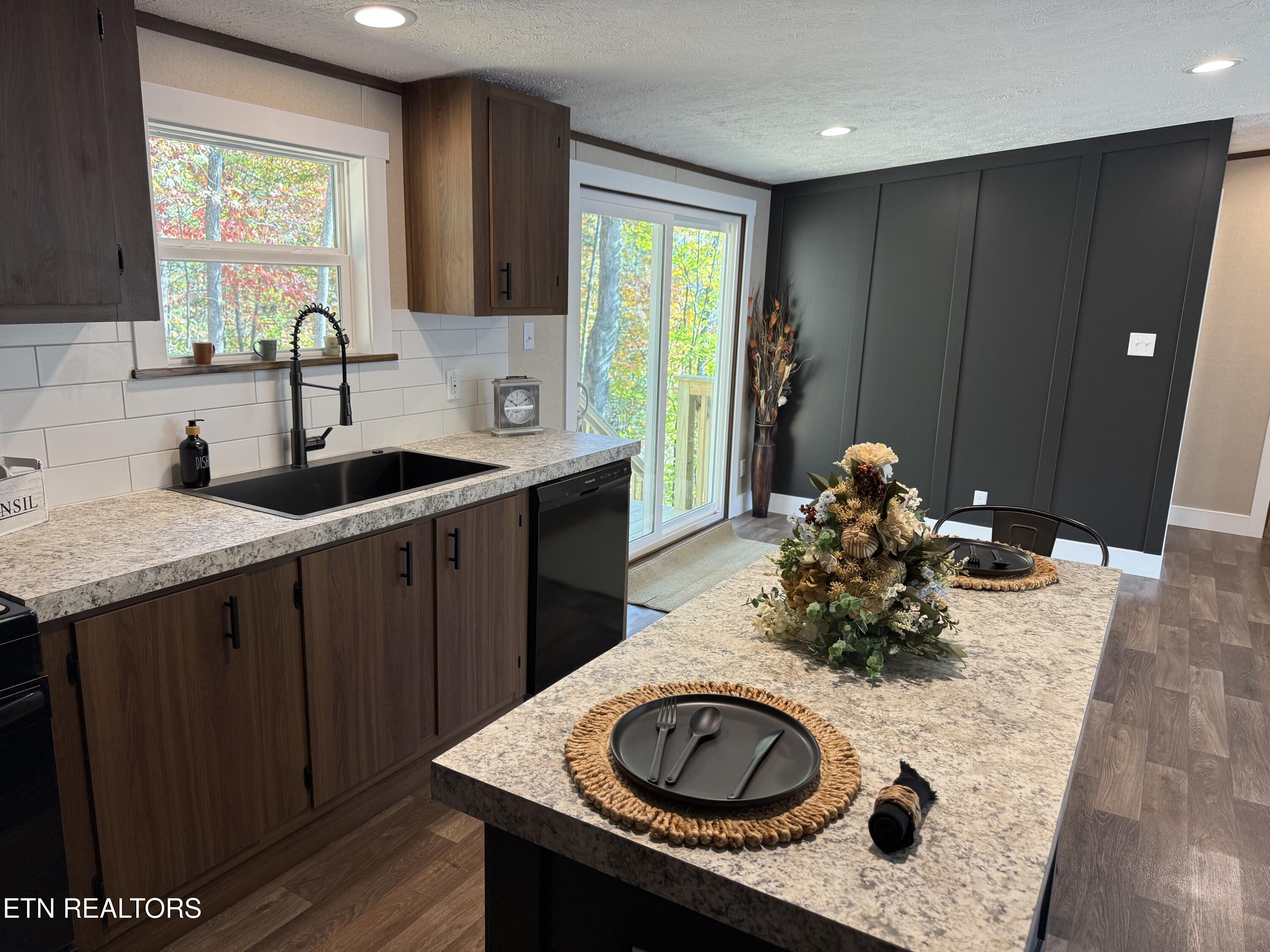 112 Clear Springs Road Harriman, TN 37748 - Photo 14 of 31 IMG_4145