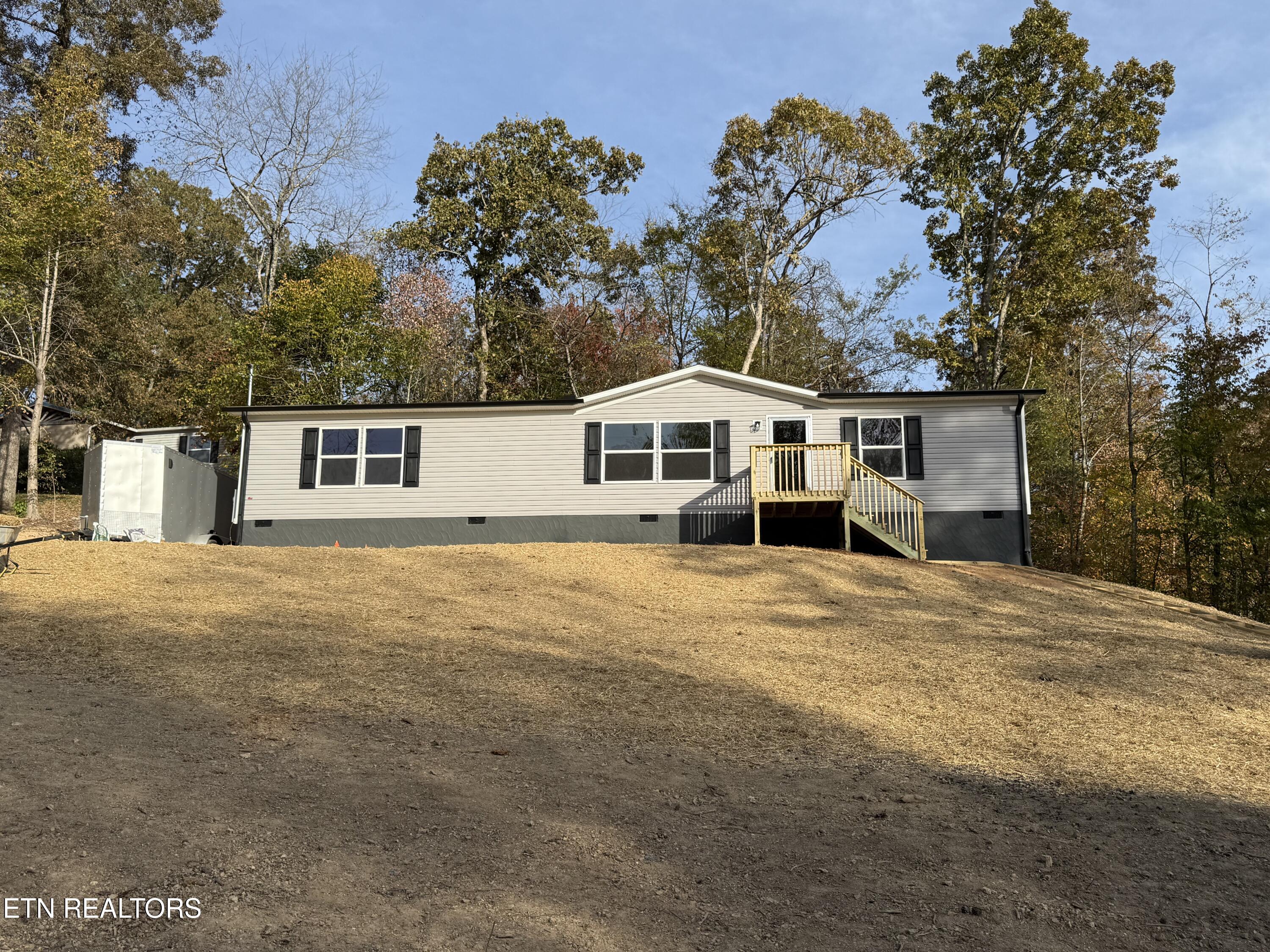 112 Clear Springs Road Harriman, TN 37748 - Photo 2 of 31 IMG_4151