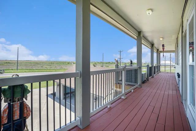 $850,000 | 883 Gulf Cedar Drive, Port Bolivar, TX 77650