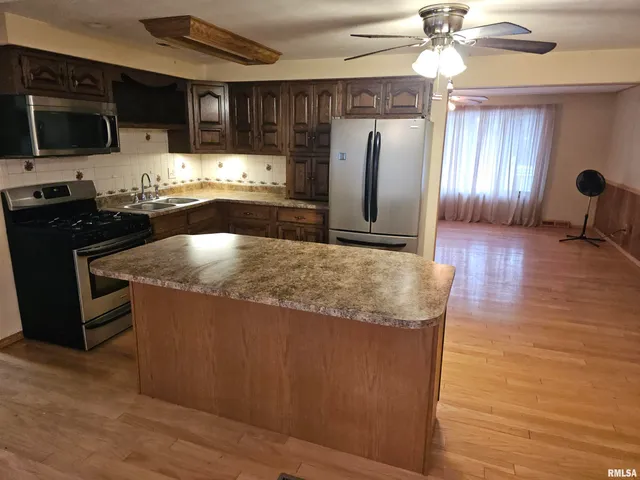 $169,900 | 1604 Springfield Road, East Peoria, IL 61611