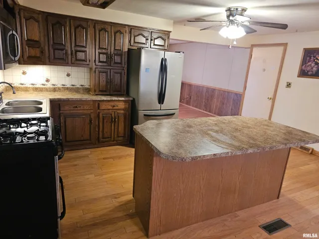 $169,900 | 1604 Springfield Road, East Peoria, IL 61611