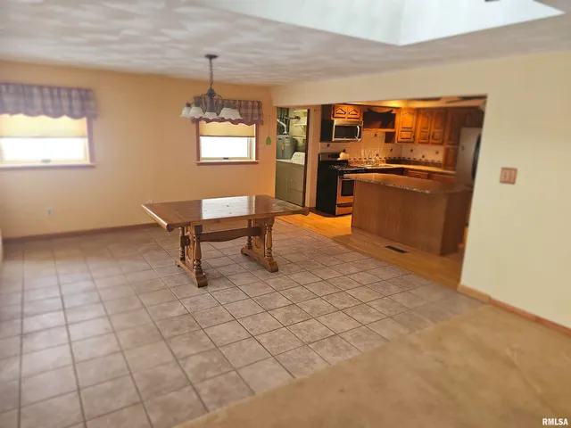 $169,900 | 1604 Springfield Road, East Peoria, IL 61611