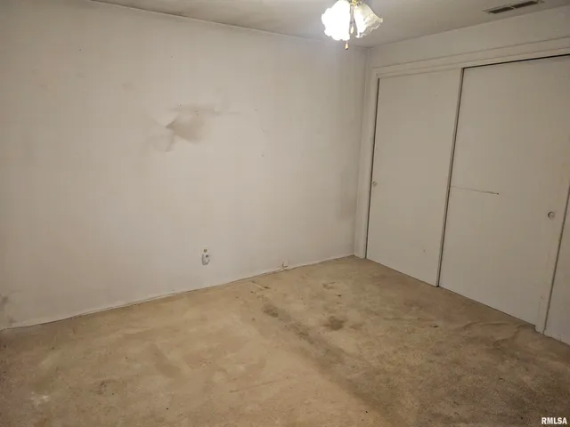 $169,900 | 1604 Springfield Road, East Peoria, IL 61611