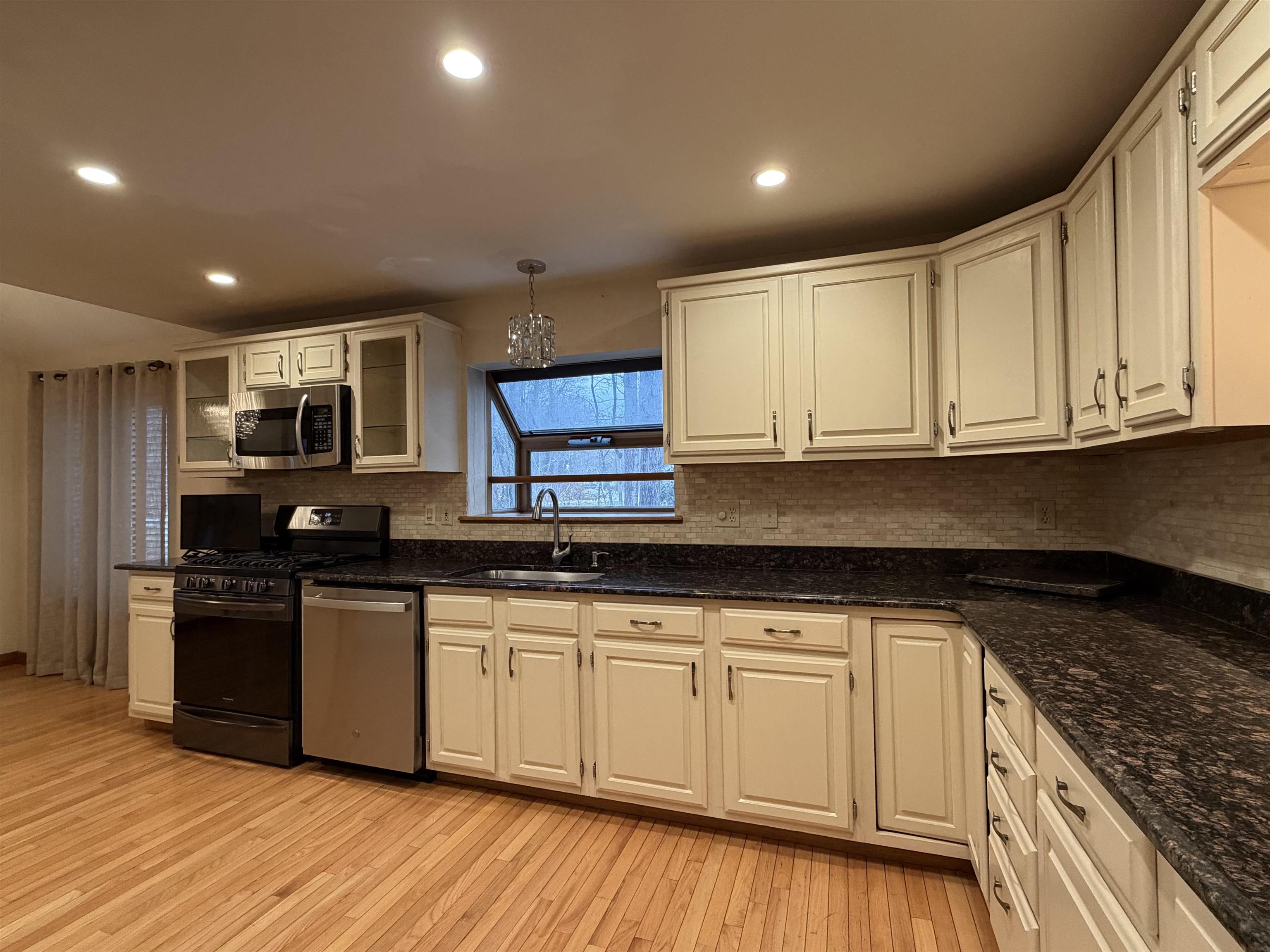 17 Bayberry Drive Atkinson, NH 03811 - Photo 3 of 39