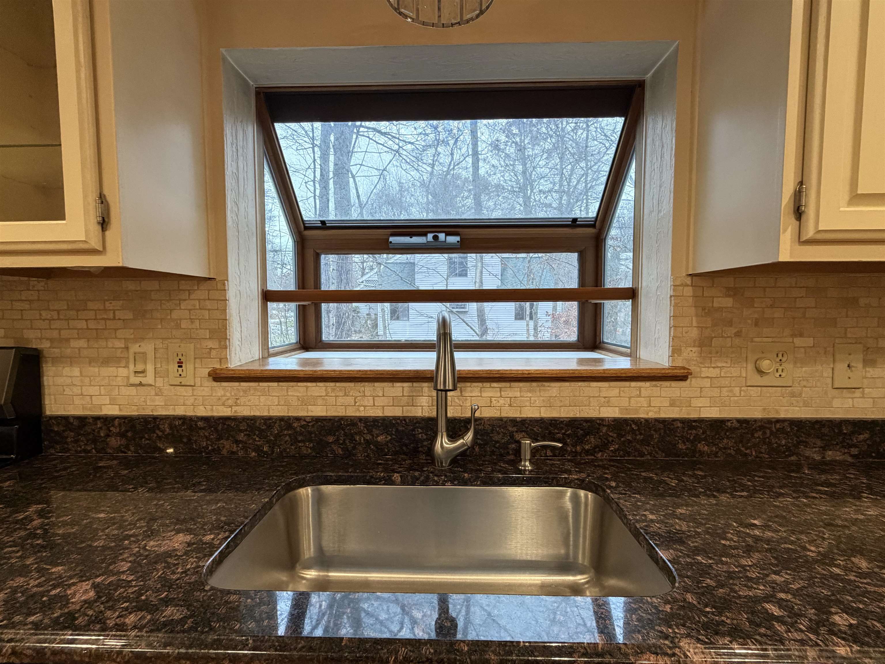 17 Bayberry Drive Atkinson, NH 03811 - Photo 5 of 39