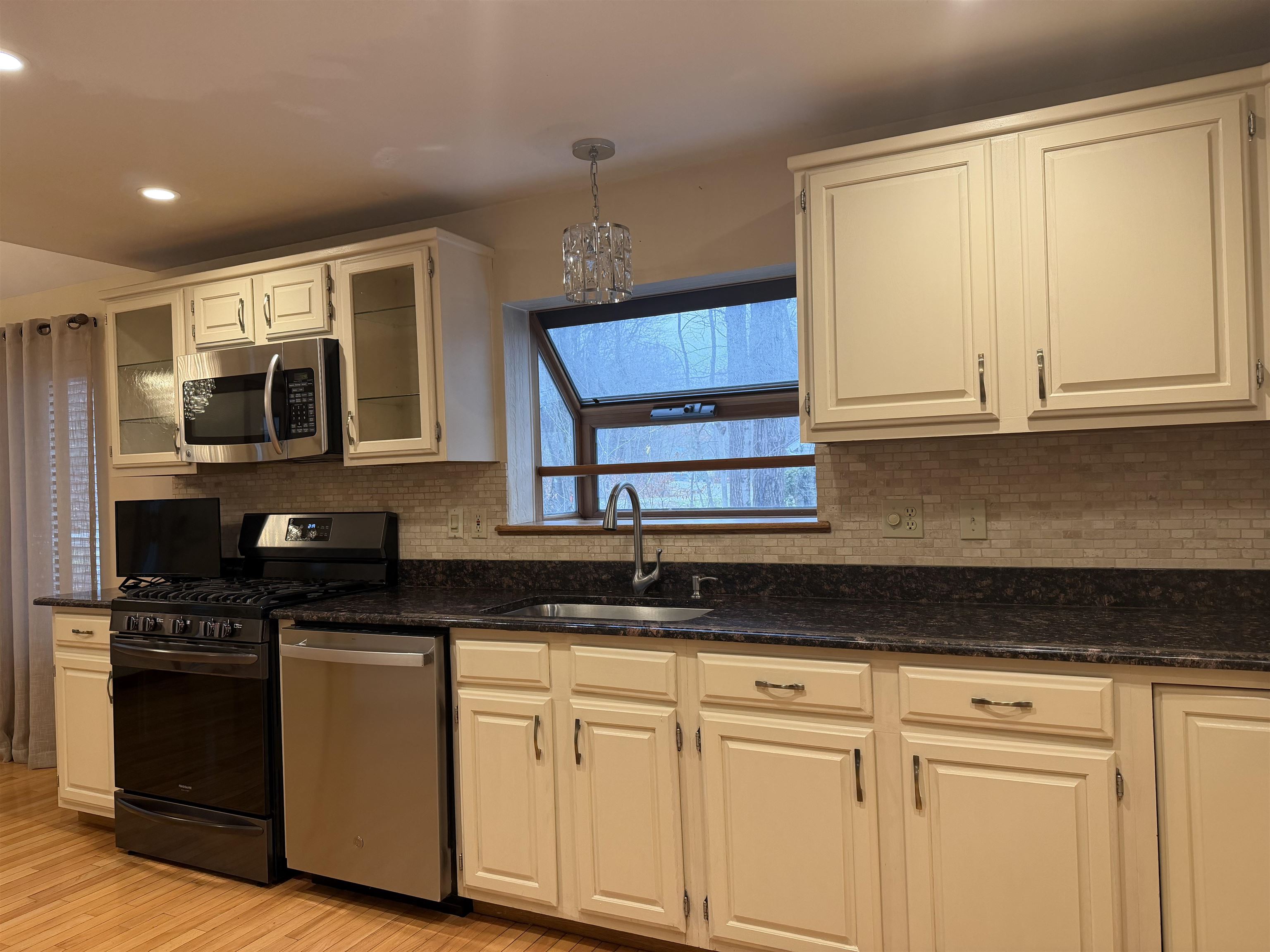 17 Bayberry Drive Atkinson, NH 03811 - Photo 6 of 39