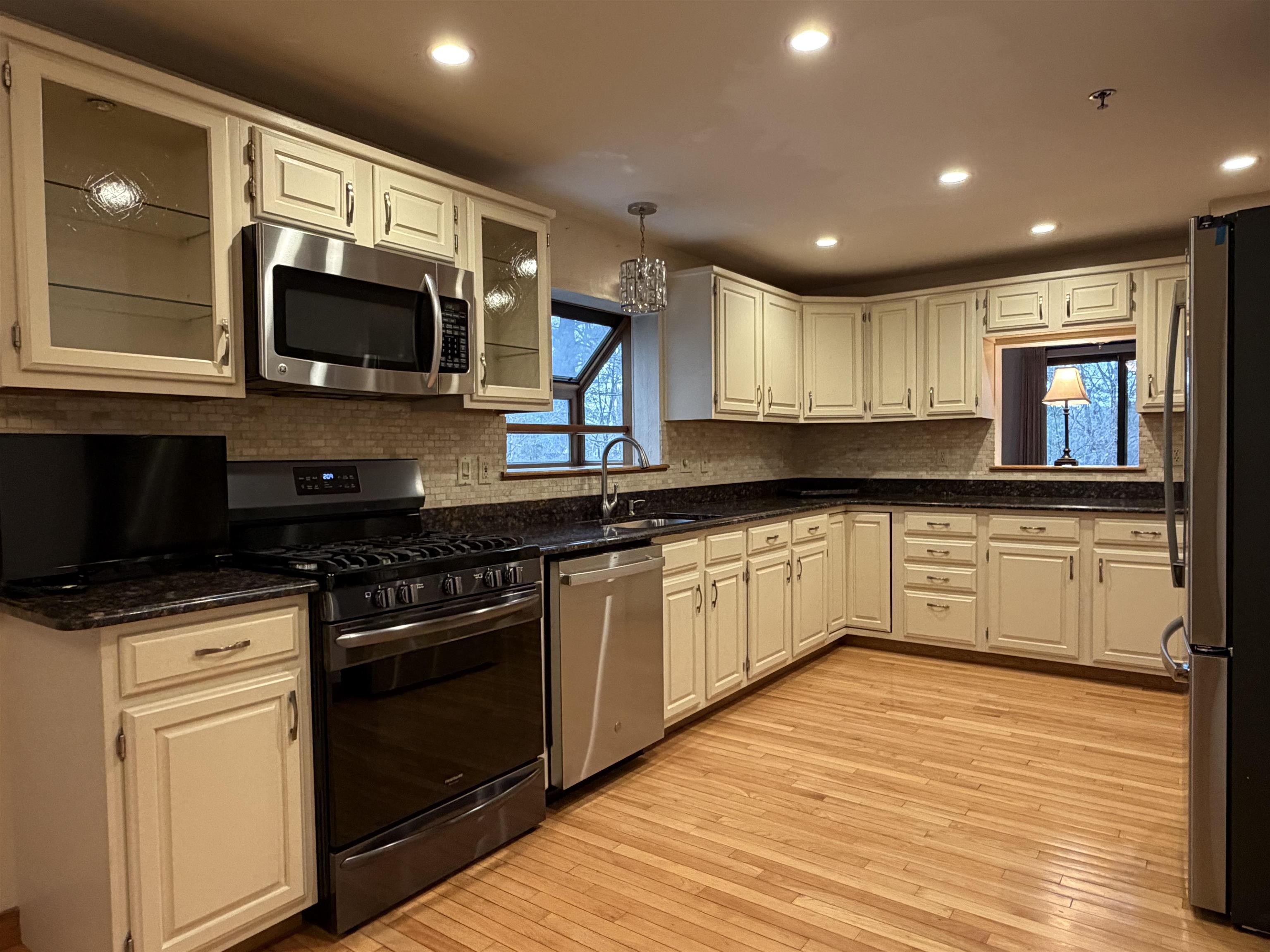 17 Bayberry Drive Atkinson, NH 03811 - Photo 8 of 39