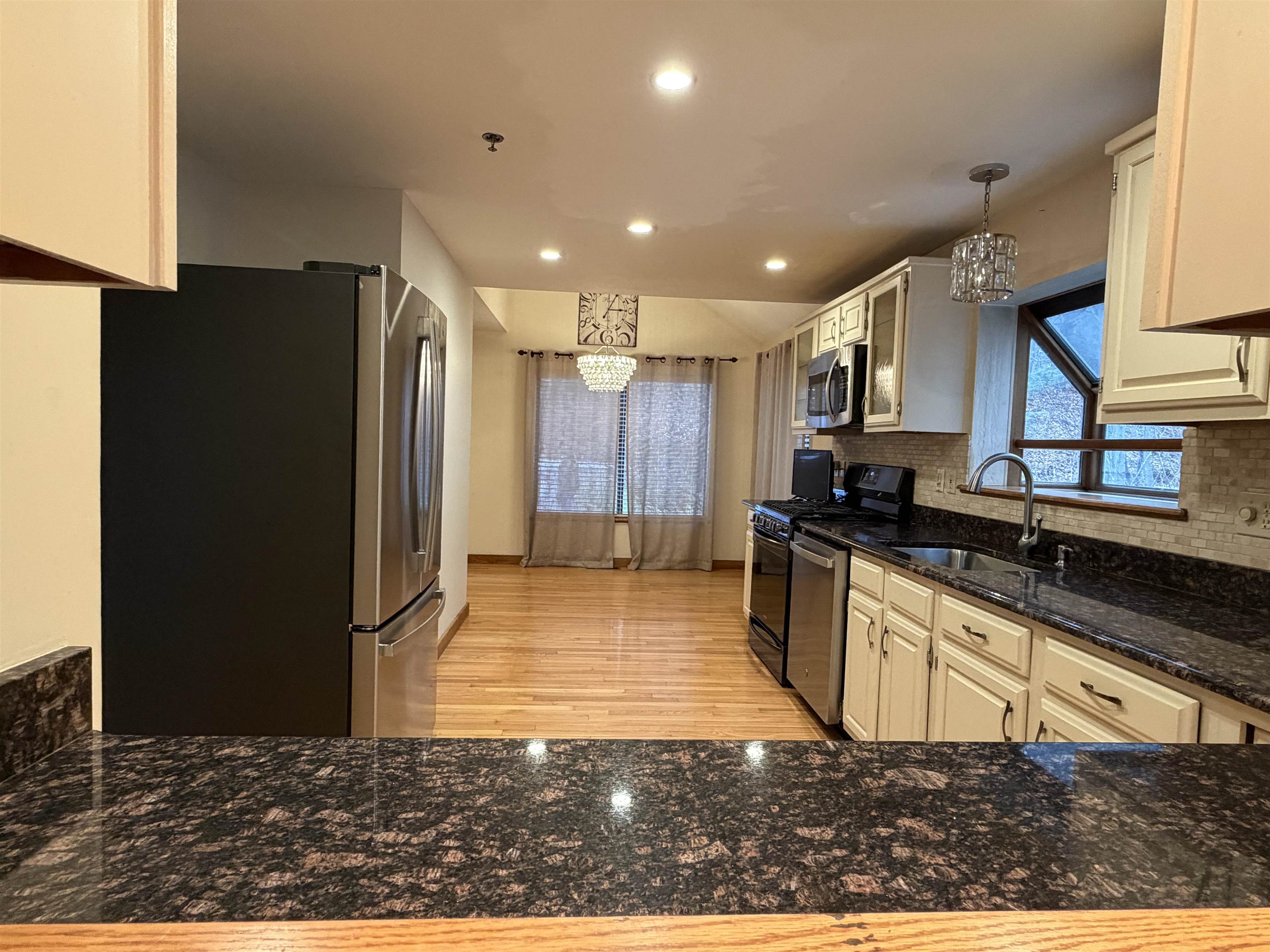 17 Bayberry Drive Atkinson, NH 03811 - Photo 9 of 39