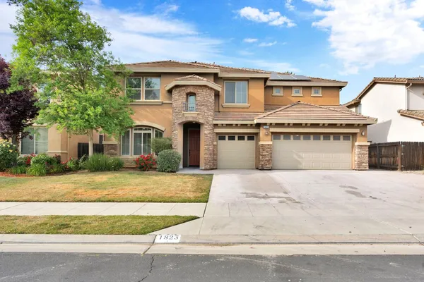 $837,790 | 1823 Houston Avenue, Clovis, CA 93611