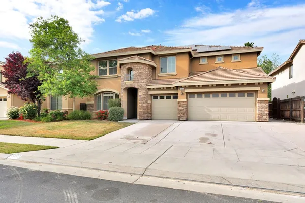 $837,790 | 1823 Houston Avenue, Clovis, CA 93611