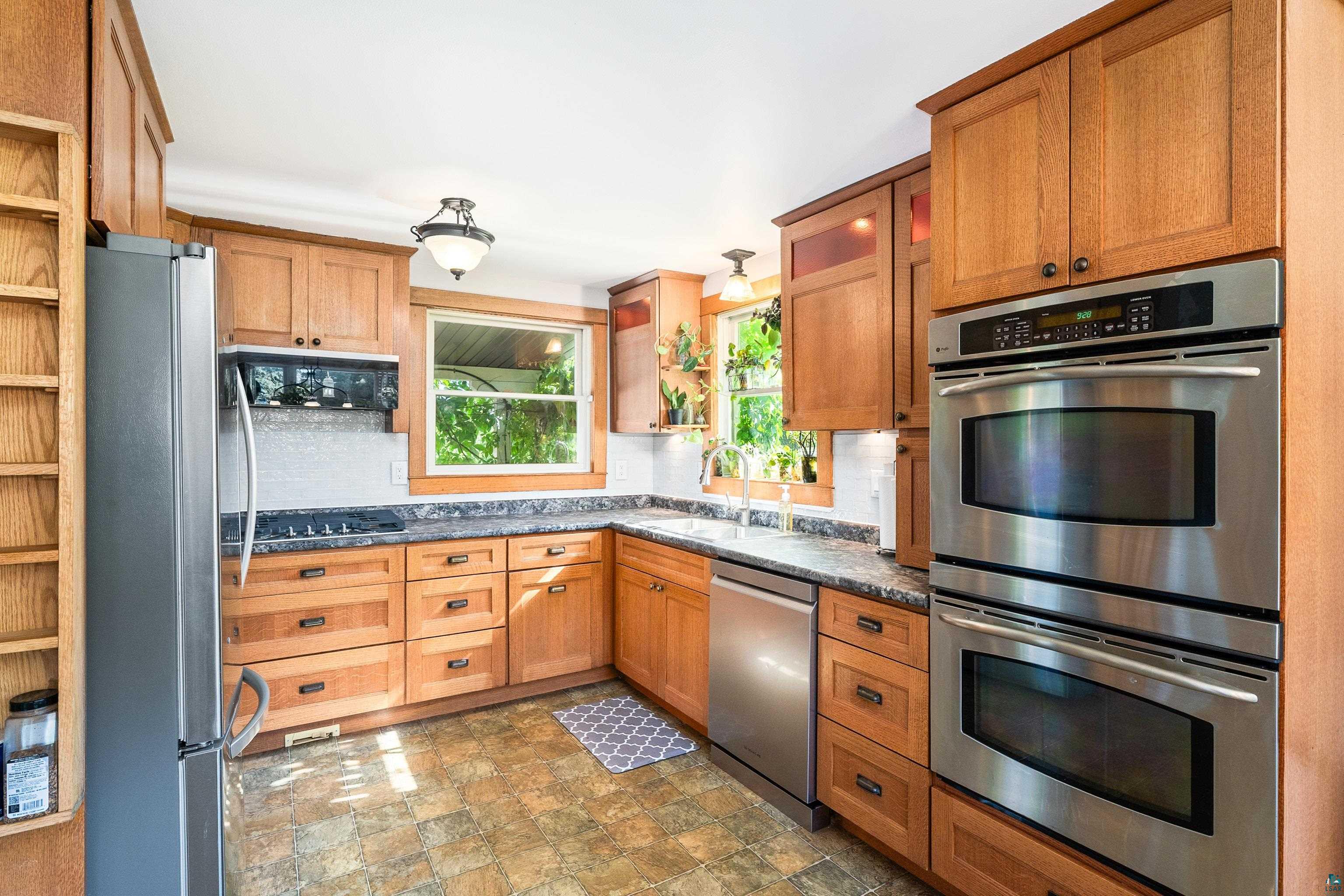 5716 Lakewood Road Duluth, MN 55804 - Photo 16 of 86
