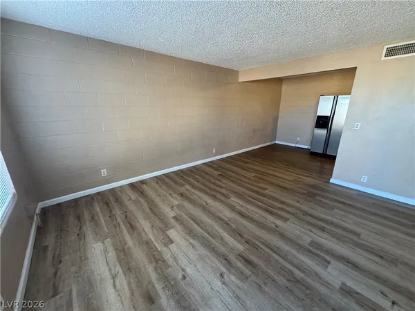 $750 | 615 South Royal Crest Circle, Unit 11, Las Vegas, NV 89169