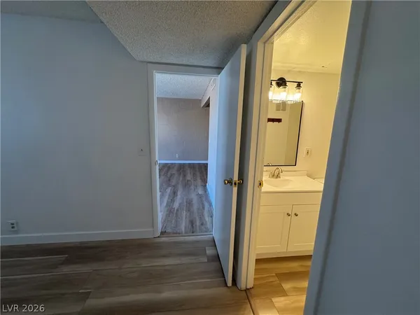 $750 | 615 South Royal Crest Circle, Unit 11, Las Vegas, NV 89169