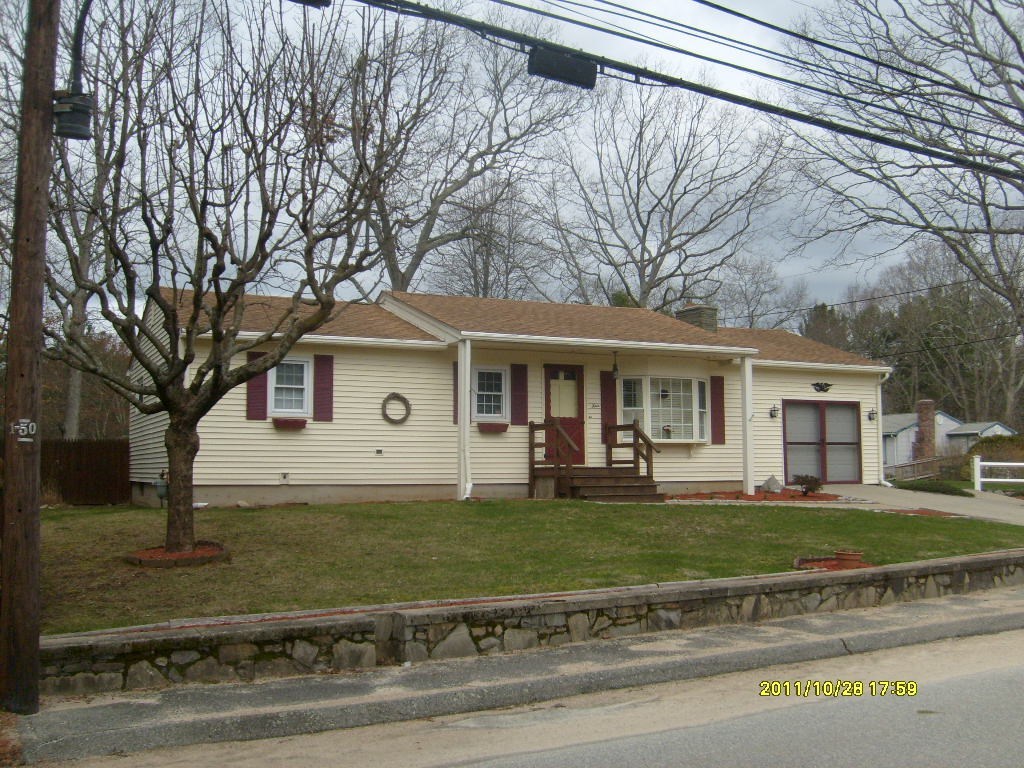 4 Alvero Road Coventry, RI 02816 - Photo 2 of 35