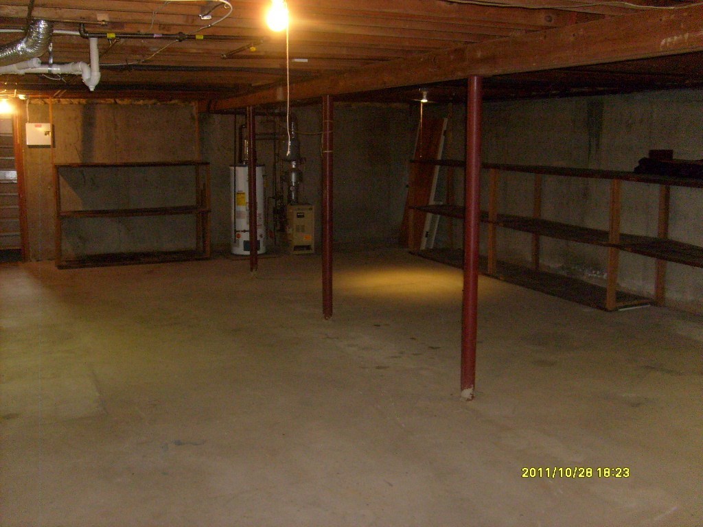 4 Alvero Road Coventry, RI 02816 - Photo 33 of 35