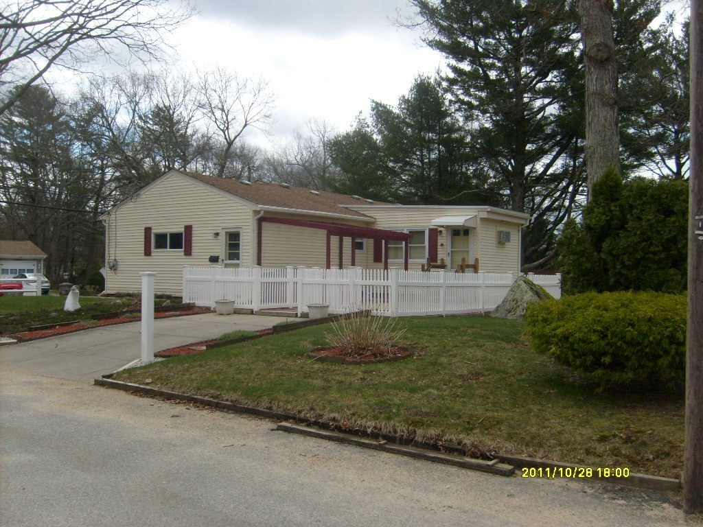 4 Alvero Road Coventry, RI 02816 - Photo 5 of 35