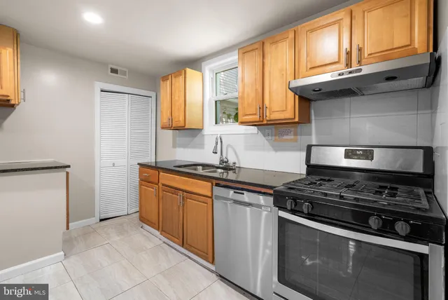 $579,000 | 4035 Grant Street Northeast, Washington, DC 20019