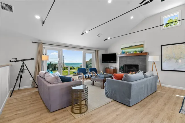 $1,795,000 | 49 Ocean Drive, Little Compton, RI 02837