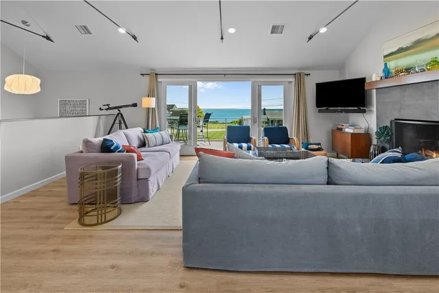 $1,795,000 | 49 Ocean Drive, Little Compton, RI 02837