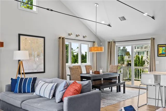 $1,795,000 | 49 Ocean Drive, Little Compton, RI 02837