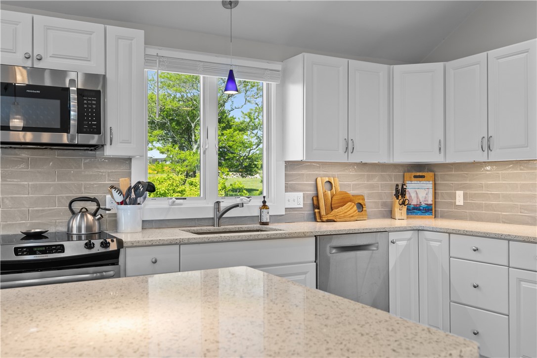 49 Ocean Drive Little Compton, RI 02837 - Photo 17 of 50