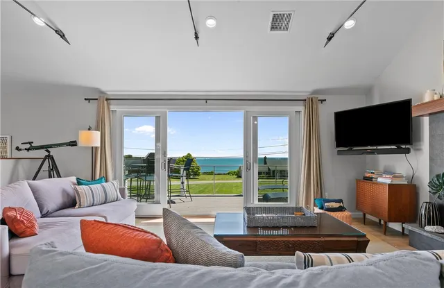 $1,795,000 | 49 Ocean Drive, Little Compton, RI 02837