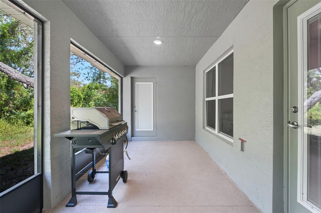 463 Trafalgar Lane Spring Hill, FL 34606 - Photo 34 of 36 a workspace with furniture and a window