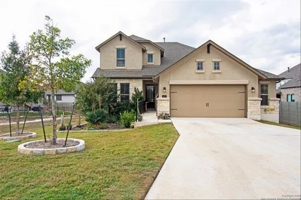 a view of a house with entertaining space