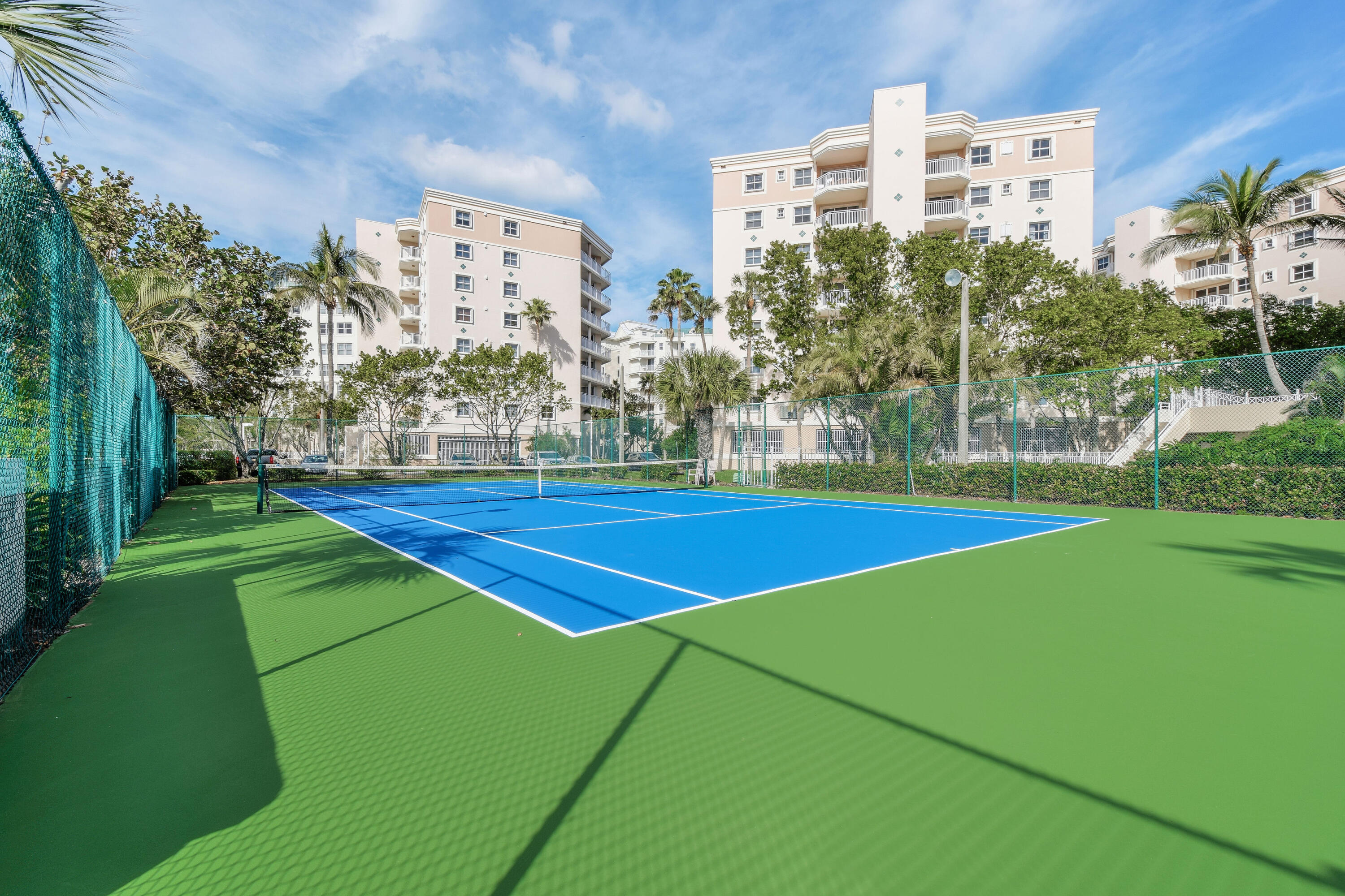 1660 Florida A1A, Unit 352 Jupiter, FL 33477 - Photo 32 of 36 a view of a tennis court